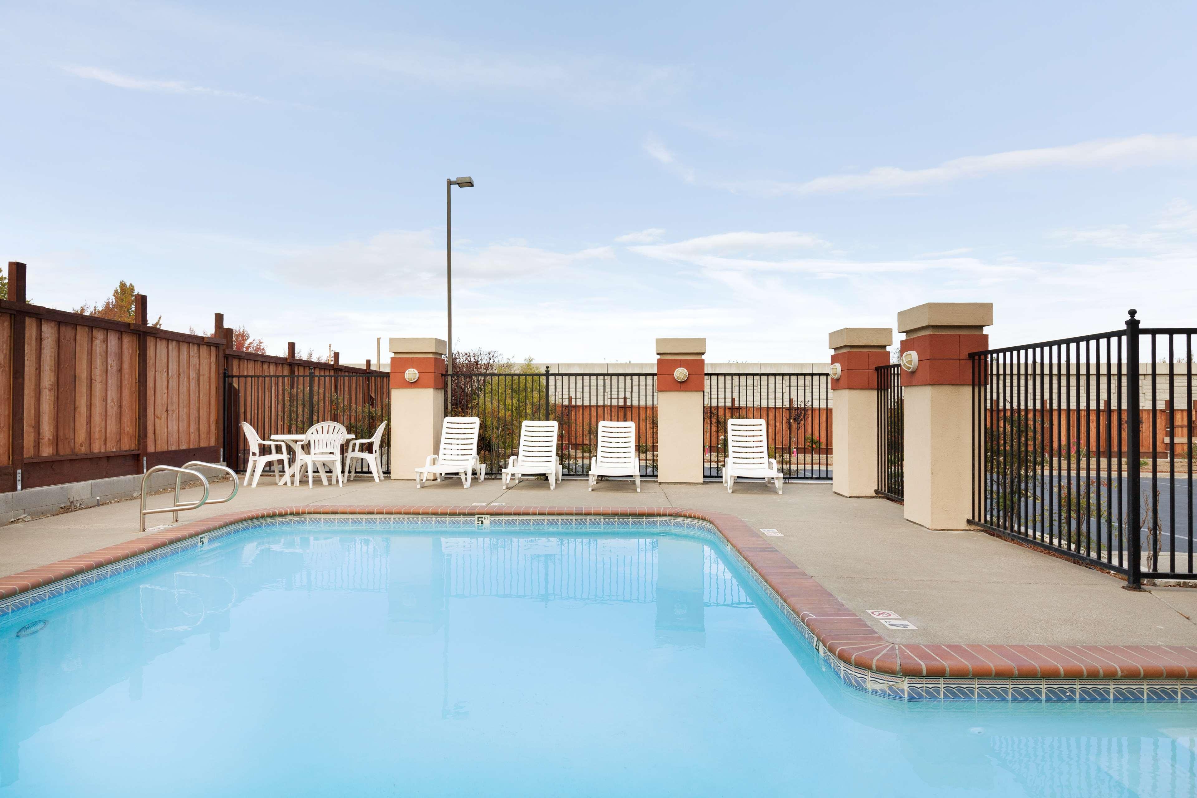 Country Inn & Suites By Radisson, San Carlos, Ca Exterior photo